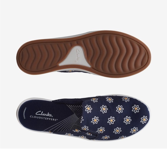 Clarks slip on Cloudsteppers Mule Navy Floral 9N NWOT - Picture 1 of 7